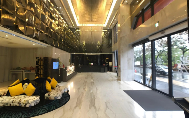 Puli Ease Hotel