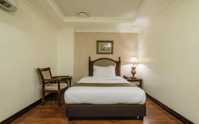 Villa Caceres Hotel