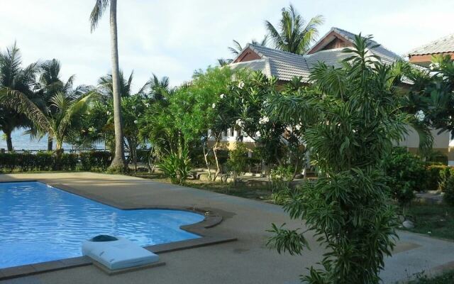 Krisada Beach Resort