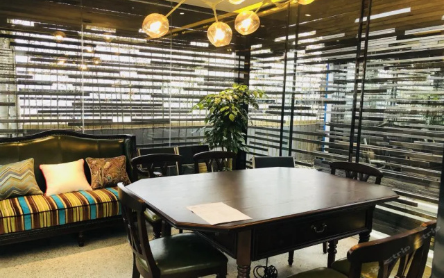 James Joyce Coffetel (Chengdu South Railway Station Airport Road)