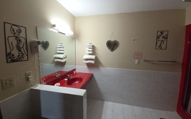 Chesaning Inn & Suites