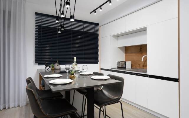 3BR Penthouse on Rothschild by HolyGuest
