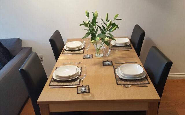 2-bedroom Apartment Riverside Wharf