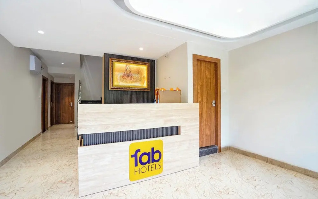 Fabhotel White Pearl