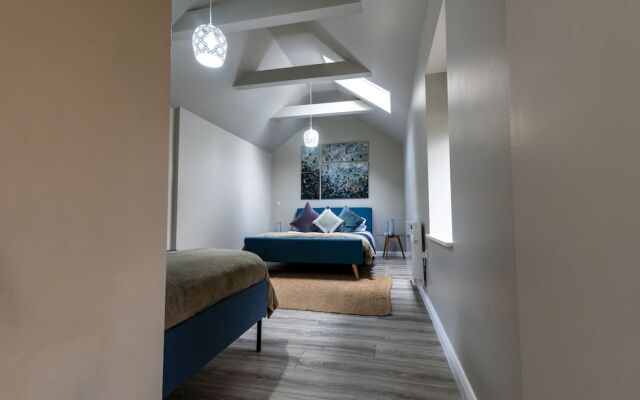 Newly Renovated, Stylish Self-catering Apartment