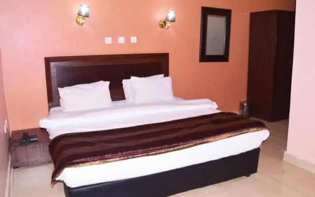 C to C Luxury Hotel and Suites