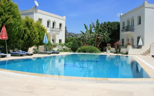 Paradise Garden Gumusluk Evleri