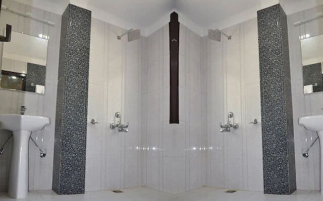 Hotel Aman Palace Kasol