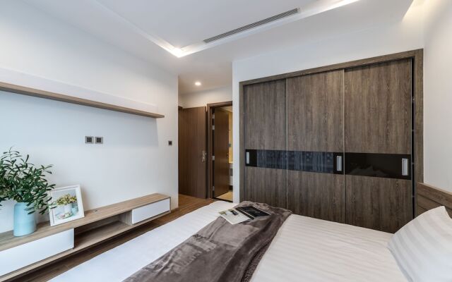 Sweet Apartment in Vinhomes Metropolis