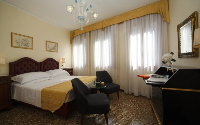 Pensione Accademia - Villa Maravege