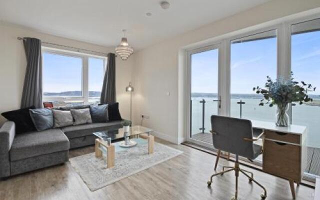 Pier Apartment 3