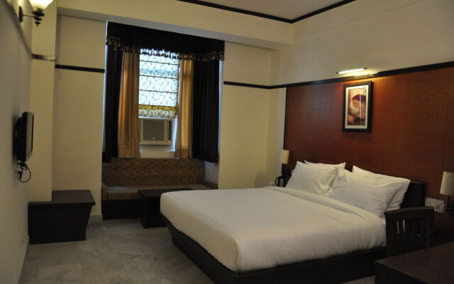 Hotel Krishna Sagar NH24