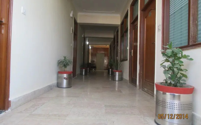 Hotel Vrindavan Garden