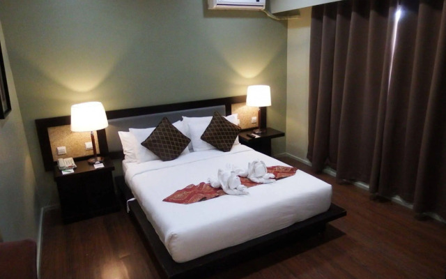 Tanza Oasis Hotel and Resort