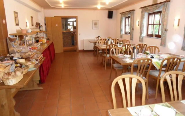 Gästehaus Weingut - Fröhliches Weinfass