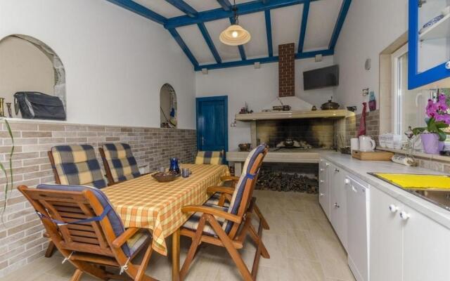 Studio apartment Lemar - parking and barbecue: SA3 Bol, Island Brac