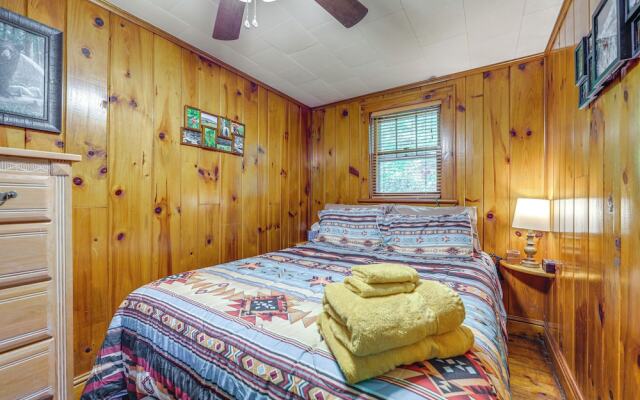 Pet-friendly Creekside Cabin w/ Pool Access!