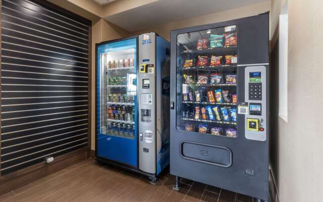 Comfort Inn & Suites Aberdeen near APG