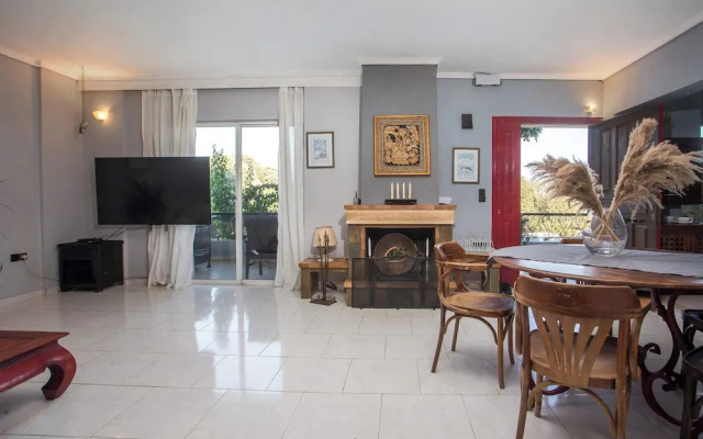 Villa Lilienne - Tranquil Escape With Private Garden Balcony