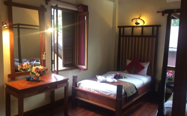 Chaluenxay Villa