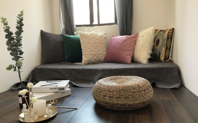 VK House No.5 Jingan Temple