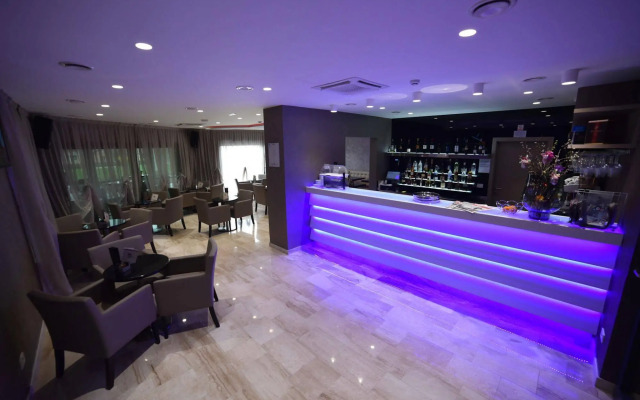 Royal Airport Hotel