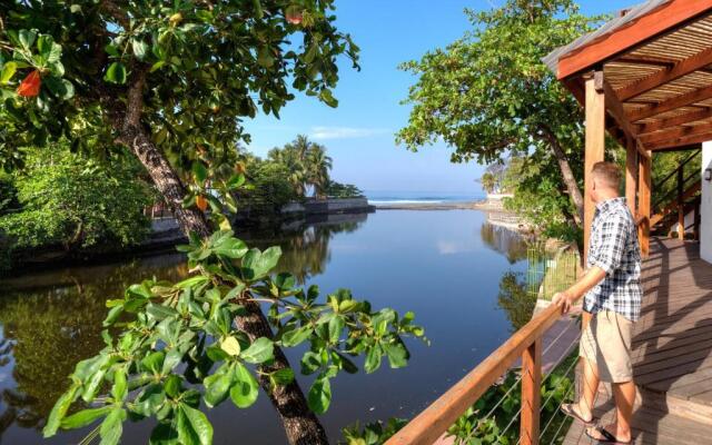 Boca Olas Resort Villas