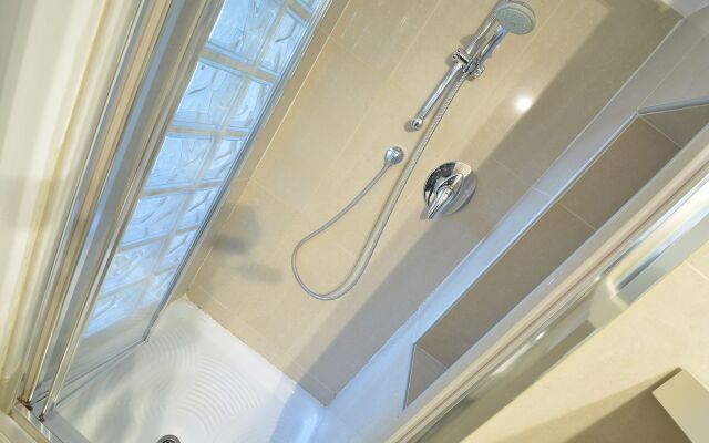 TERRACE!, TERRACE 360' STYLISH, 3bed, aircond wifi