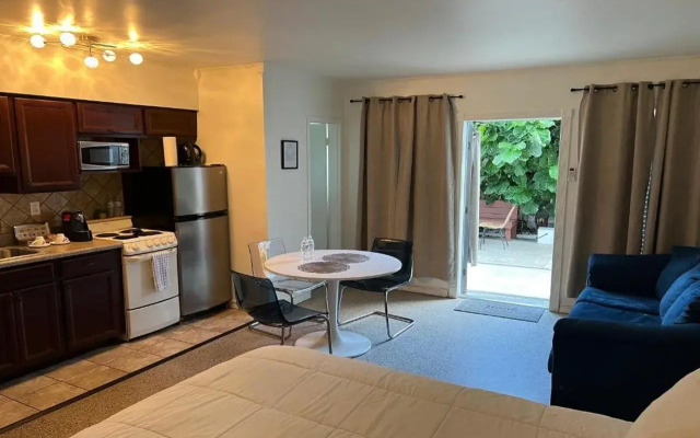 Tiana Beach Inn