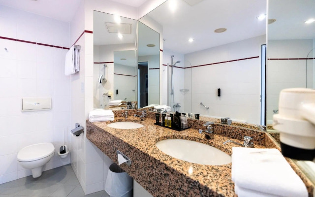 Globana Airport Hotel