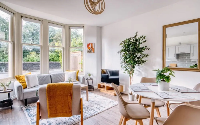 Stunning 2 Bed by the City Centre & Bute Park