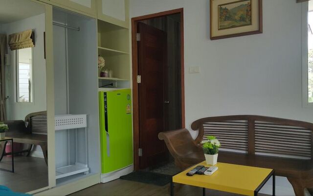 Villa Rayonghouse