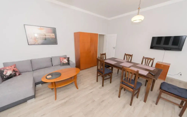 Best Location on Main Square p4you pl