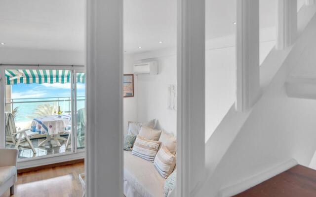 La Prom - a two bedroom apartment with a sea view