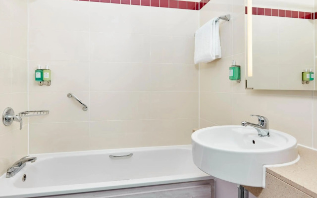 Leonardo Hotel Swindon