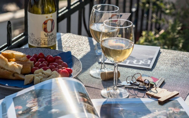 Thalassa Apartment with AC with View