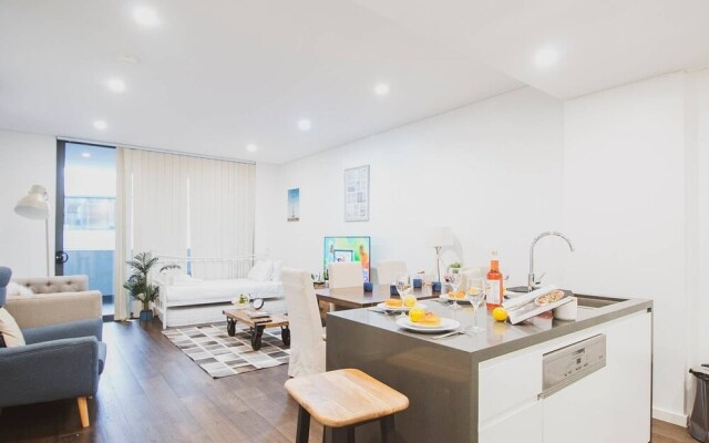 A20 Darling Harbour 2 BDR APT