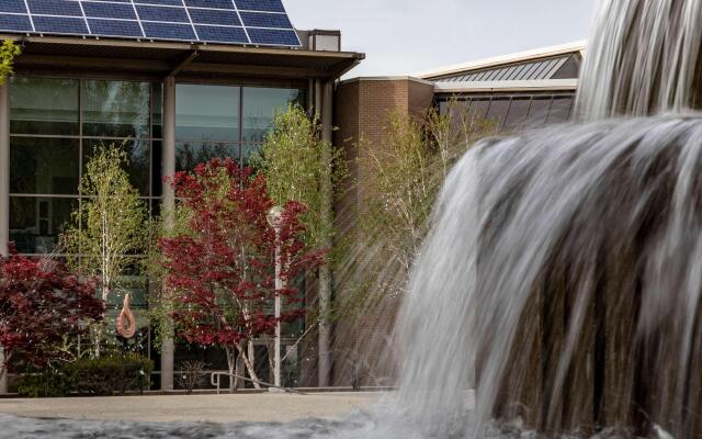 Coast Wenatchee Center Hotel