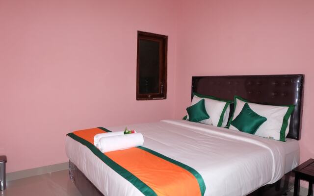 Simply Homy Guest House UTY Kronggahan