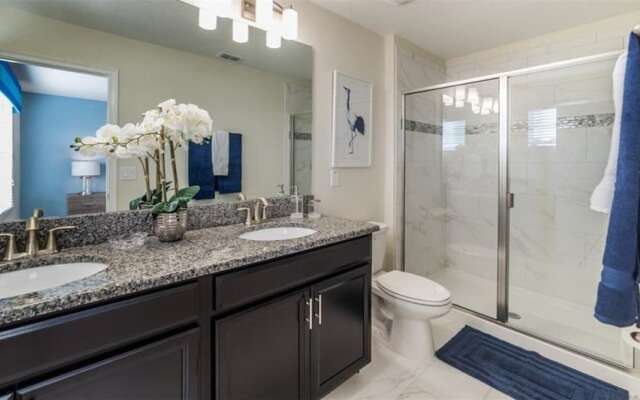 Lakeview 6BR Cozy Home Pool/spa,steps to Waterpark