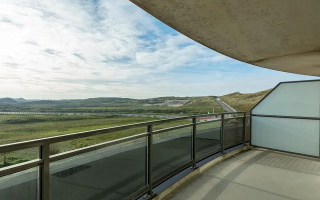 Holiday Apartment Opposite the Beach