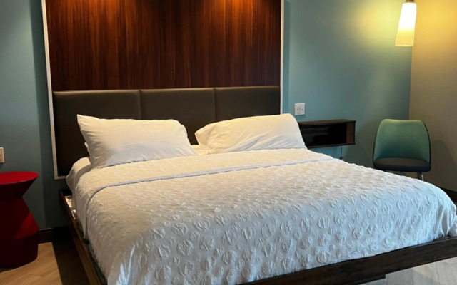 Tru by Hilton Lancaster East