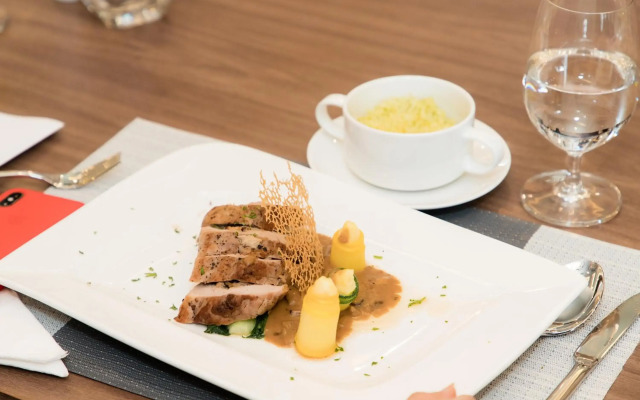 Muong Thanh Luxury Saigon Hotel