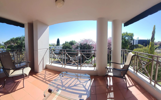 Mount Royal 09 - Large 1 bed with balcony