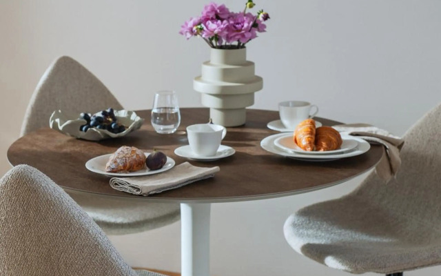 Sophisticated Apartment in Vinohrady by Prague Days