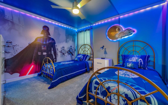 9 Bedroom Family Friendly Retreat -Champions Gate, Davenport