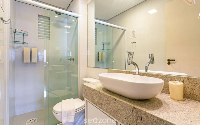 Apto charmoso a 400m da Praia em Jurerê CPS107