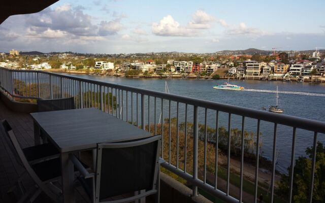 Kirribilli Riverfront Apartments