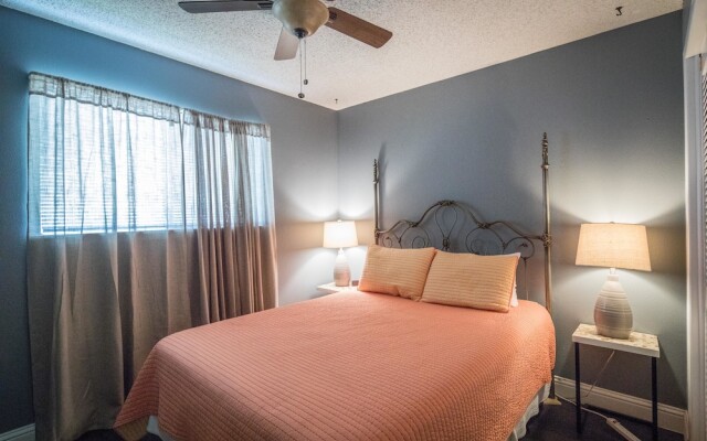 Lakeside Villa by RedAwning