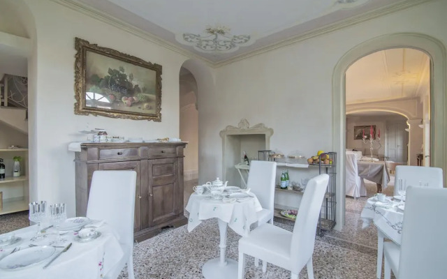 Villa Costanza